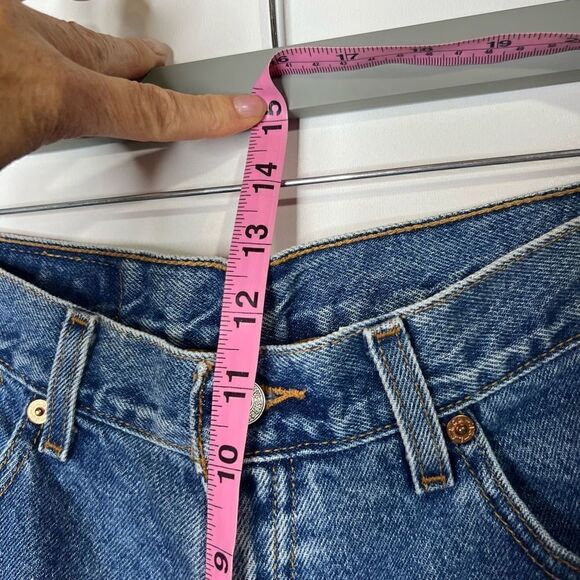 Levi's Classic Blue Denim Shorts - Picture 9 of 9